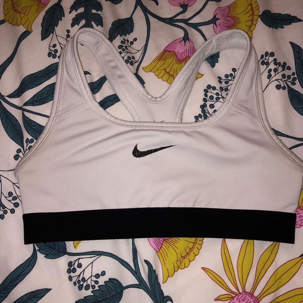 sports bra